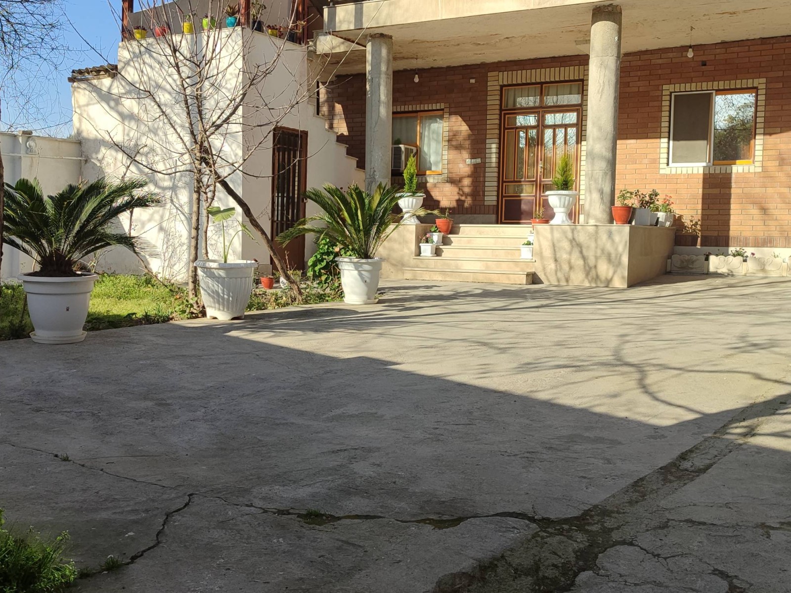 نمای بیرونی ساختمان