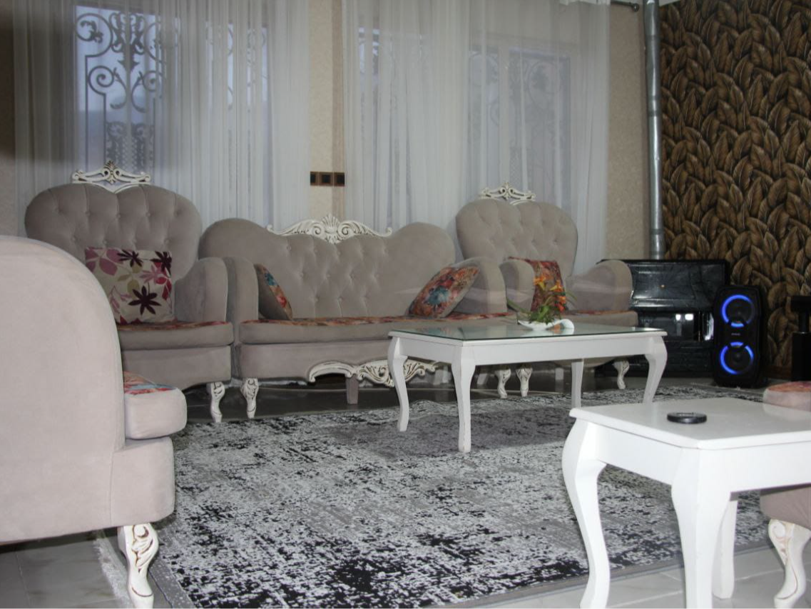 نمای غروب زیبای ویلا وسایل داخل به تازگی تعویض و دکوراسیون جدید است