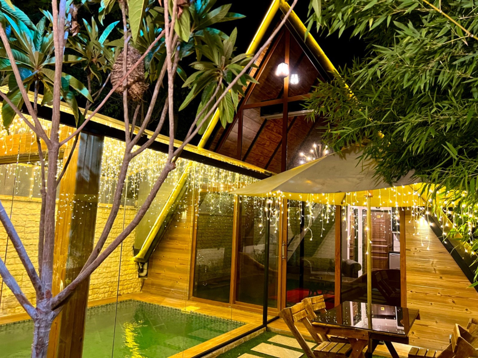 ورودی اقامتگاه استخر سرپوشیده ورودی اقامتگاه استخر سرپوشیده