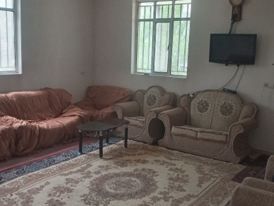 خانه دو خوابه دارای ایوان بزرگ و منظره کوه خانه دو خوابه دارای ایوان بزرگ و منظره کوه