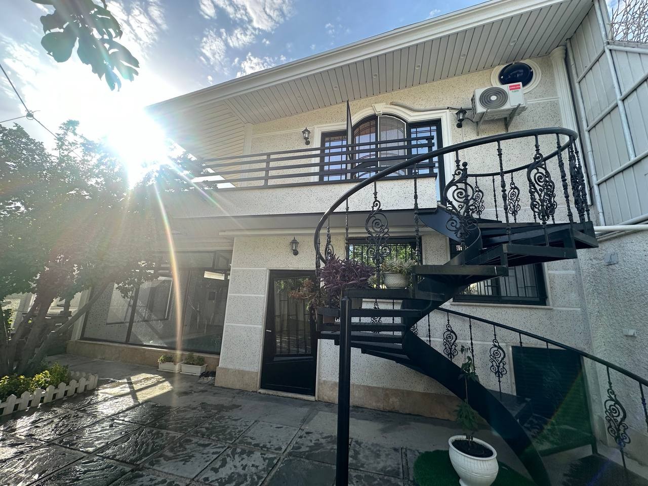 نمای بیرونی ساختمان