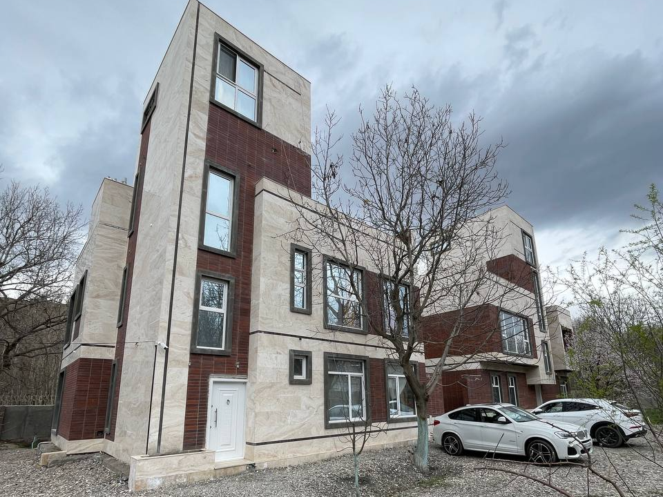 نمای بیرونی ساختمان