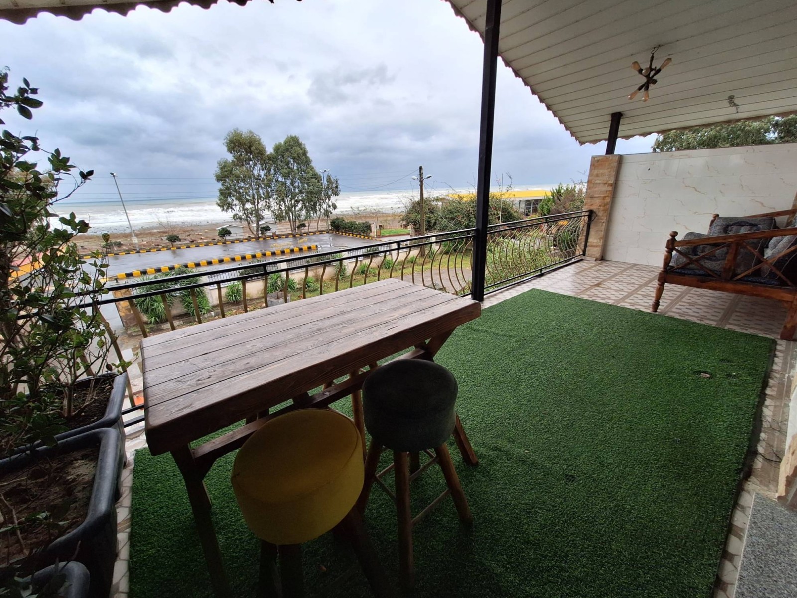 تراس با ویوی دریا تراس با ویوی دریا