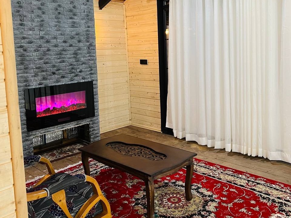 اتاق پذیرایی طبقه بالا