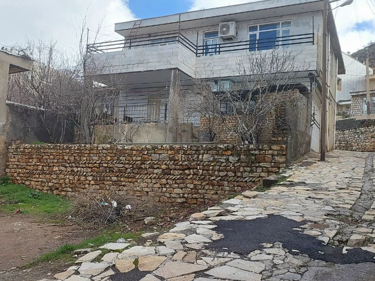 نمای بیرون وداخل کوچه وپارکینگ عمومی