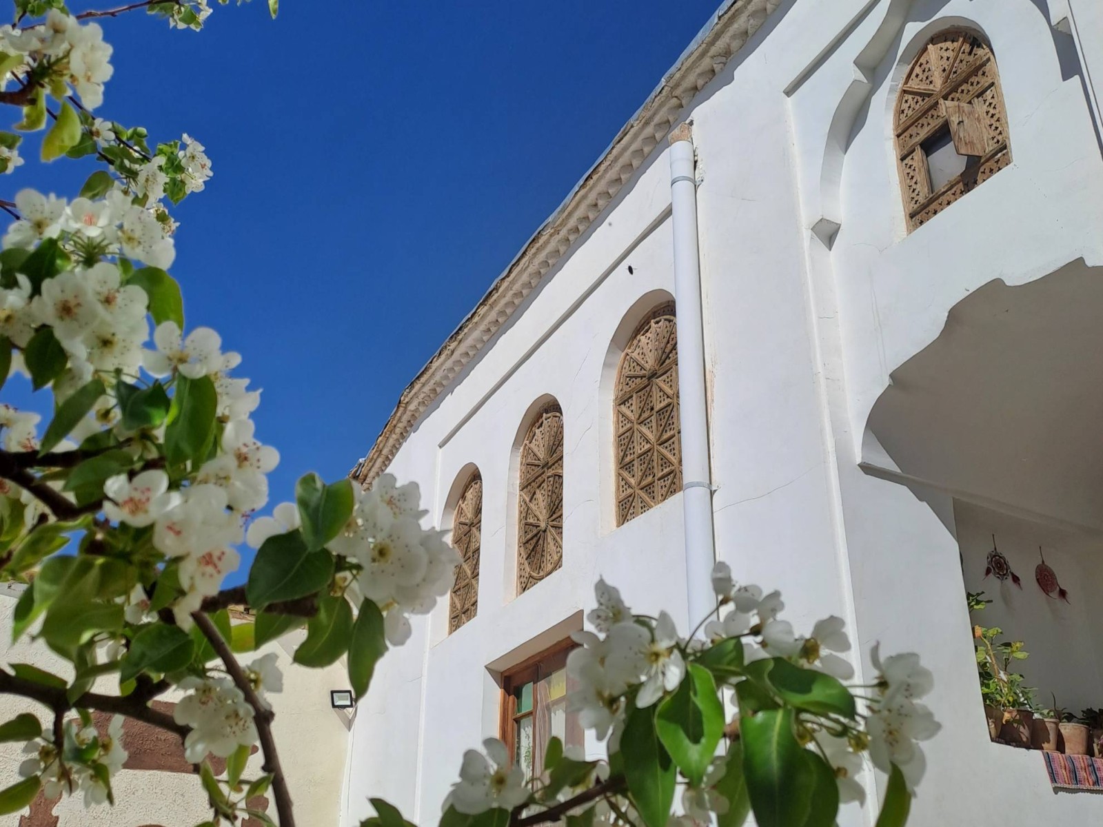 نمای بیرونی ساختمان