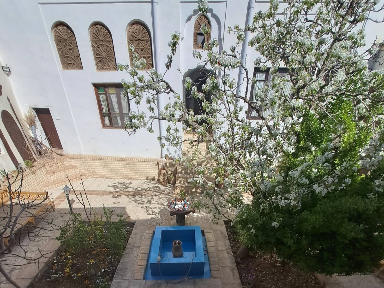 نمای بیرونی ساختمان نمای بیرونی ساختمان