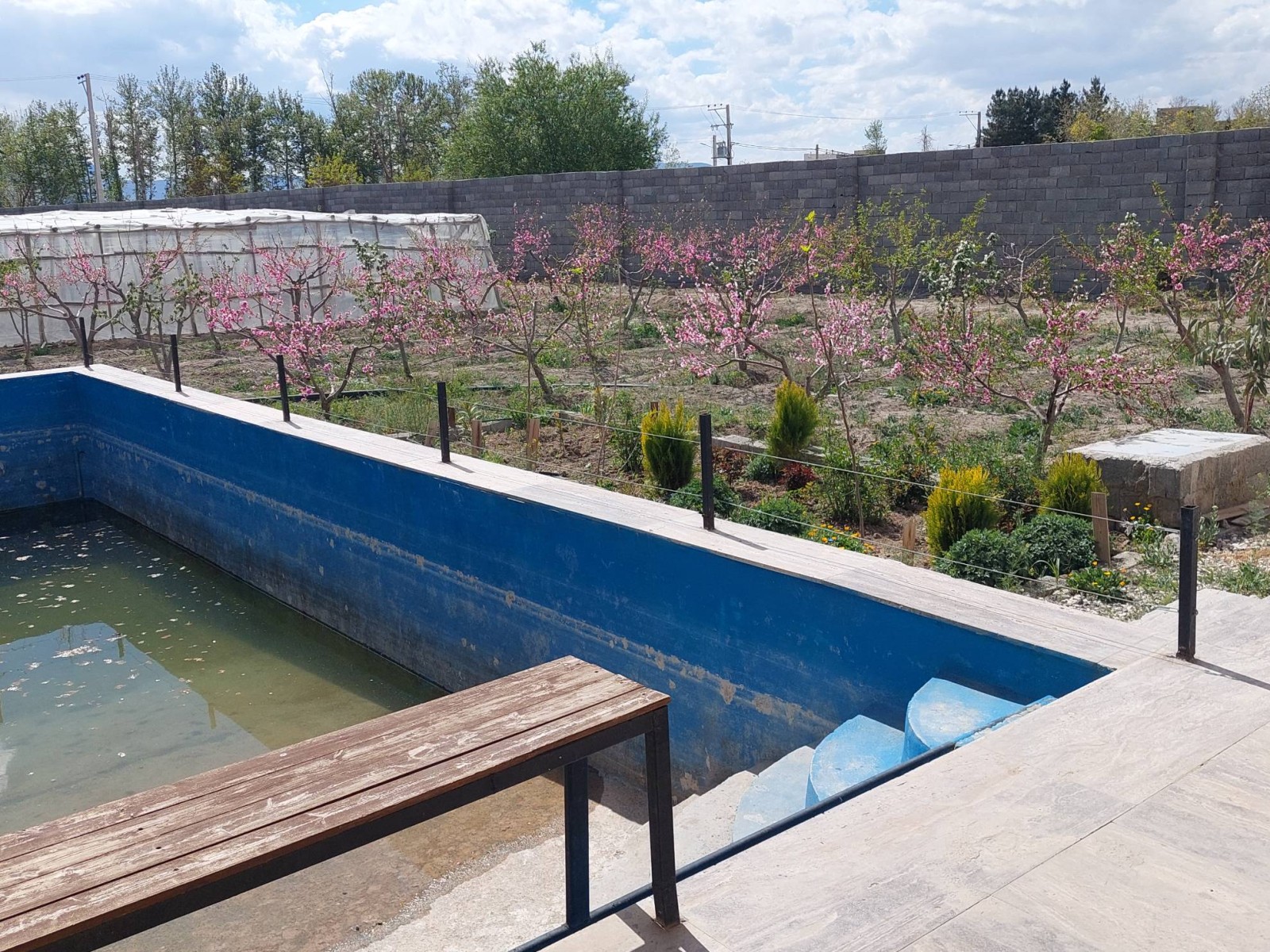 نمای بیرونی ساختمان نمای بیرونی ساختمان