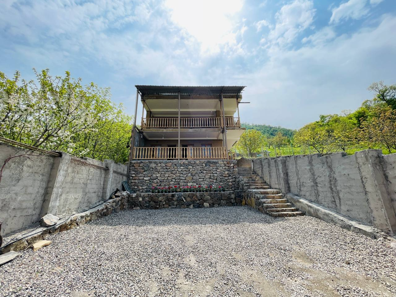 نمای بیرونی ساختمان