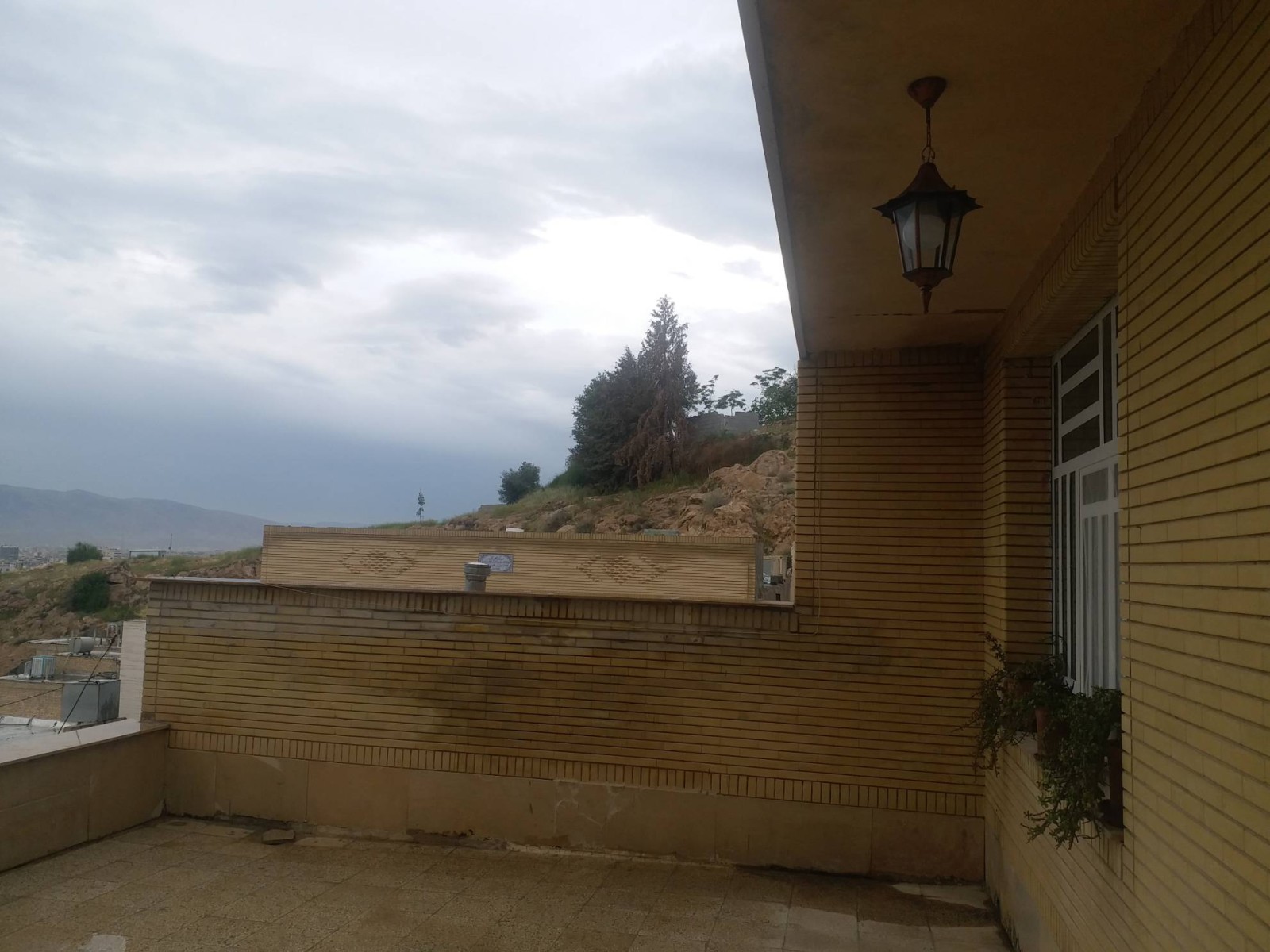 نمای بیرونی ساختمان