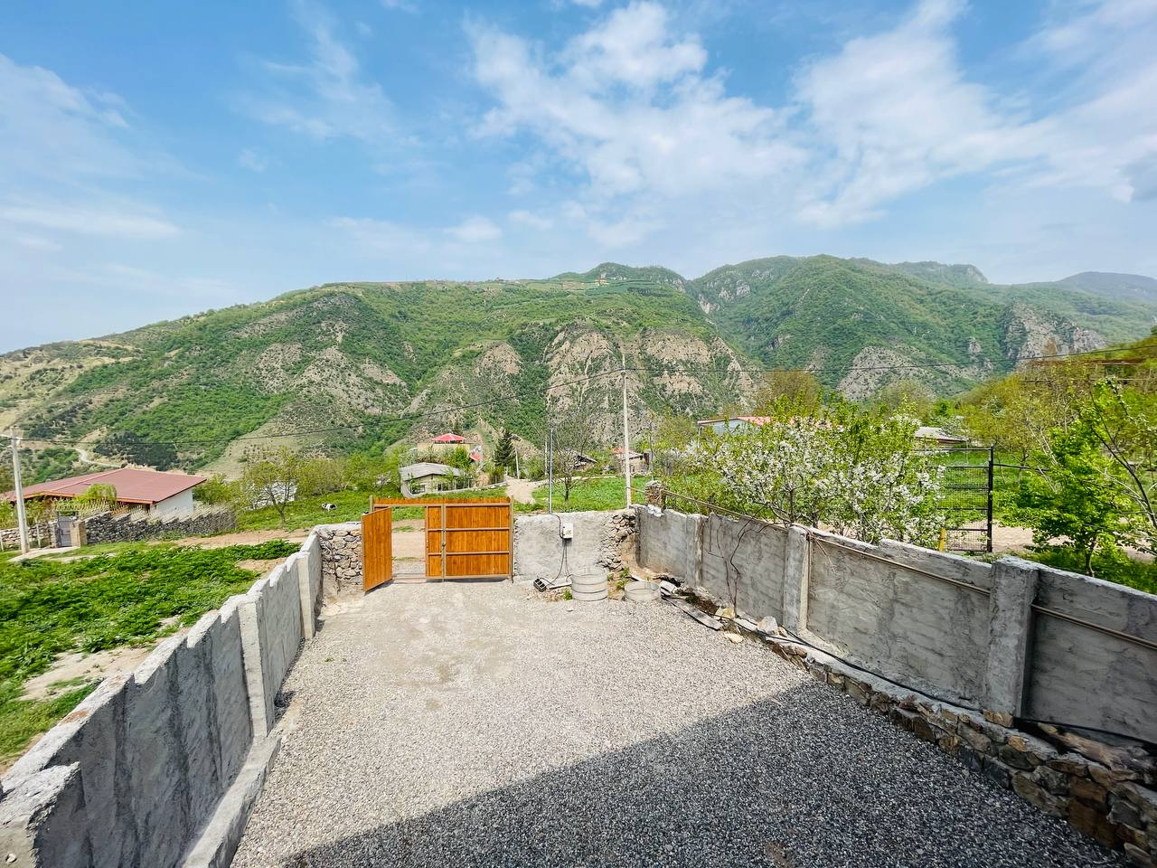 نمای بیرونی ساختمان