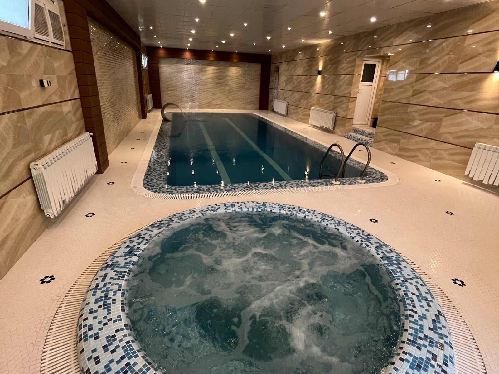 استخر استخر