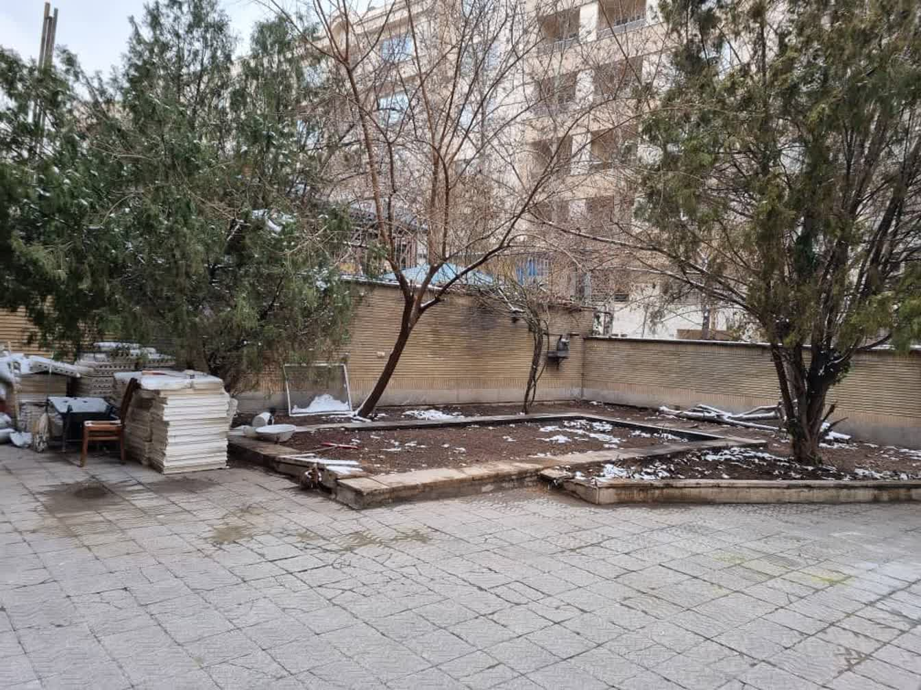 فضای بیرونی ساختمان