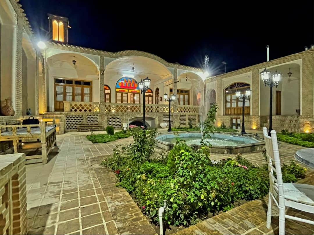 حیاط