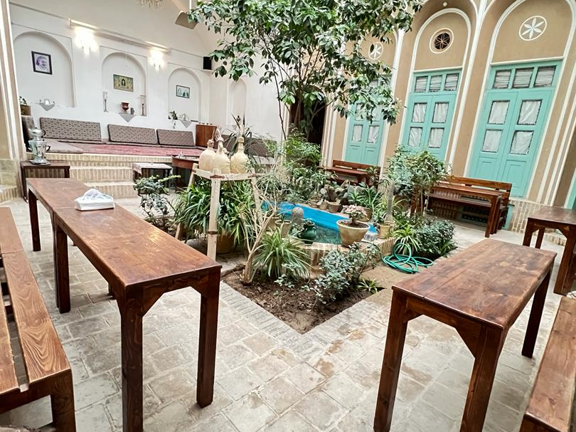 محوطه حیاط