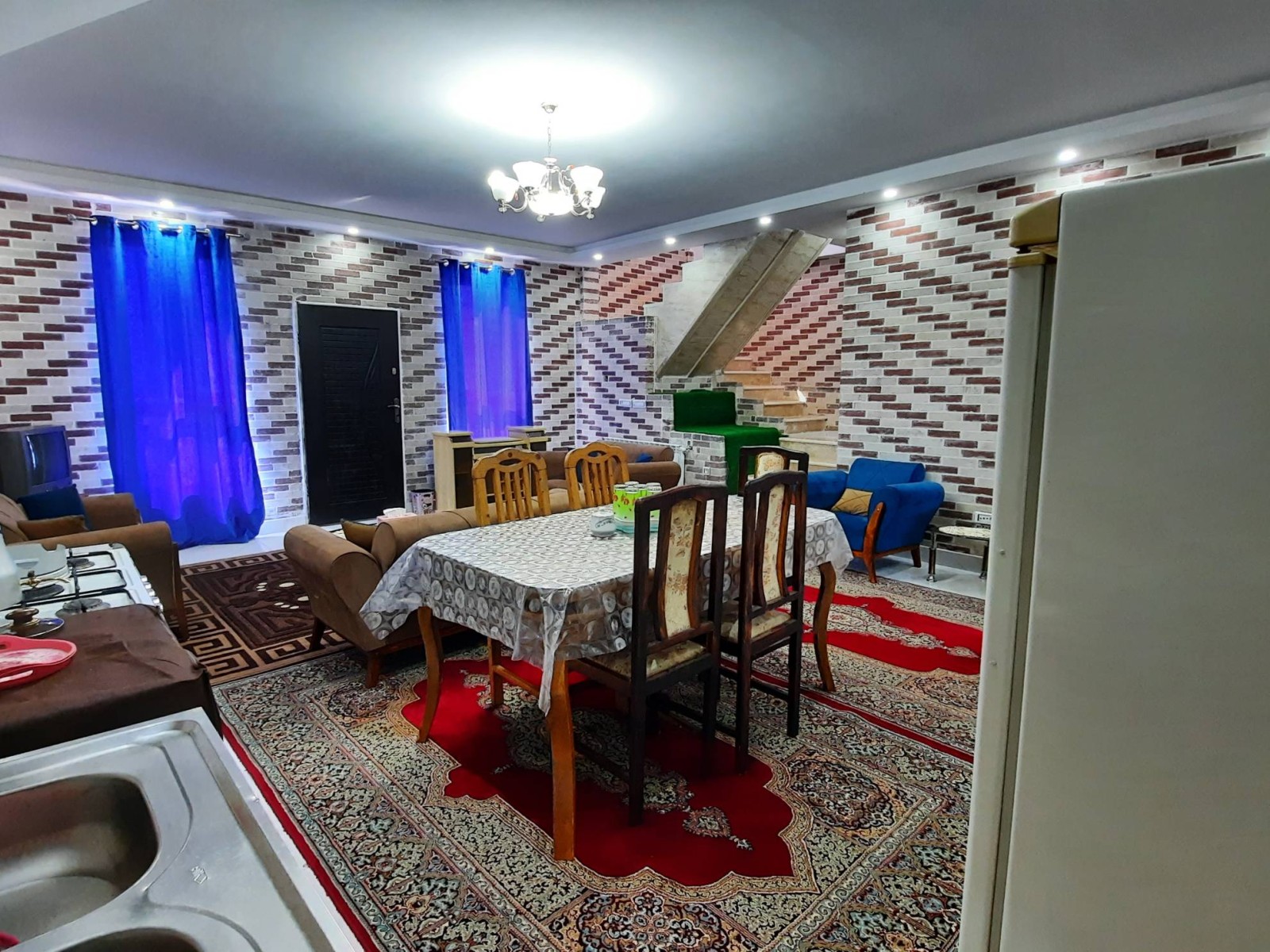 پذیرایی از زاویه دید آشپزخانه پذیرایی از زاویه دید آشپزخانه