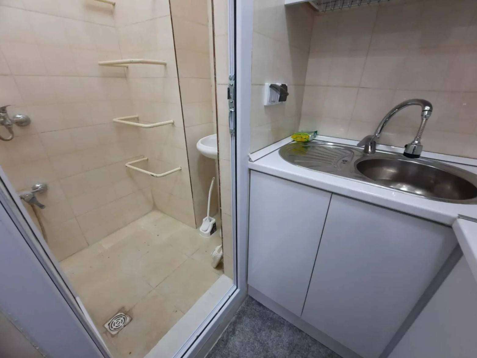 سرویس بهداشتی و حمام