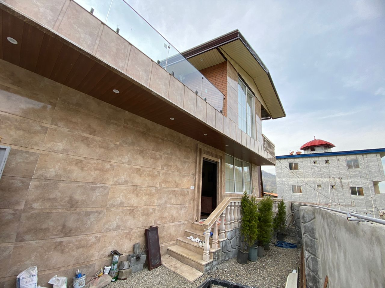 نمای بیرونی ساختمان