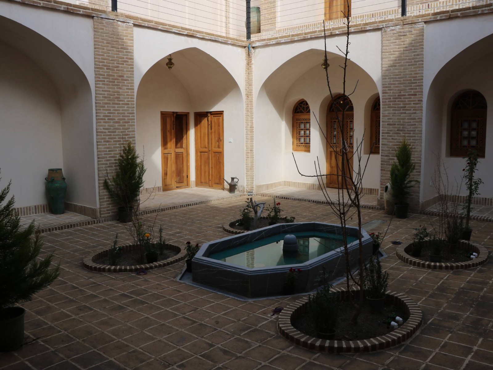 حیاط