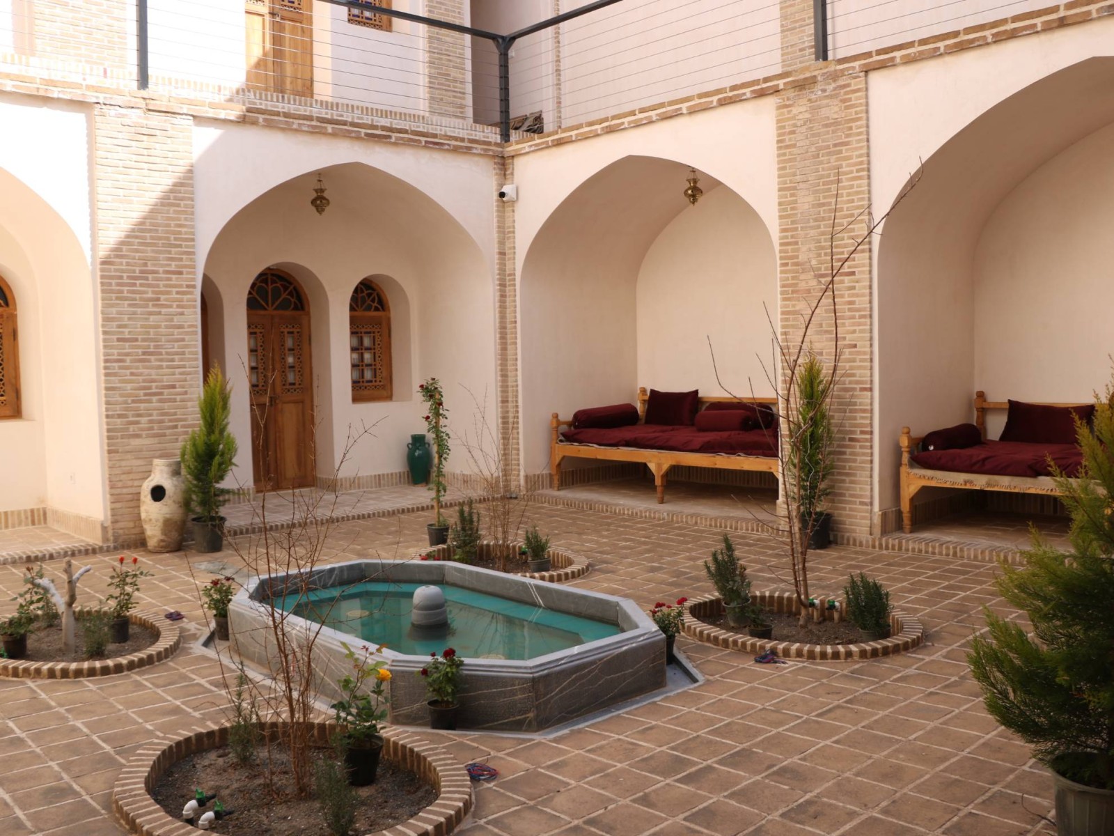 حیاط