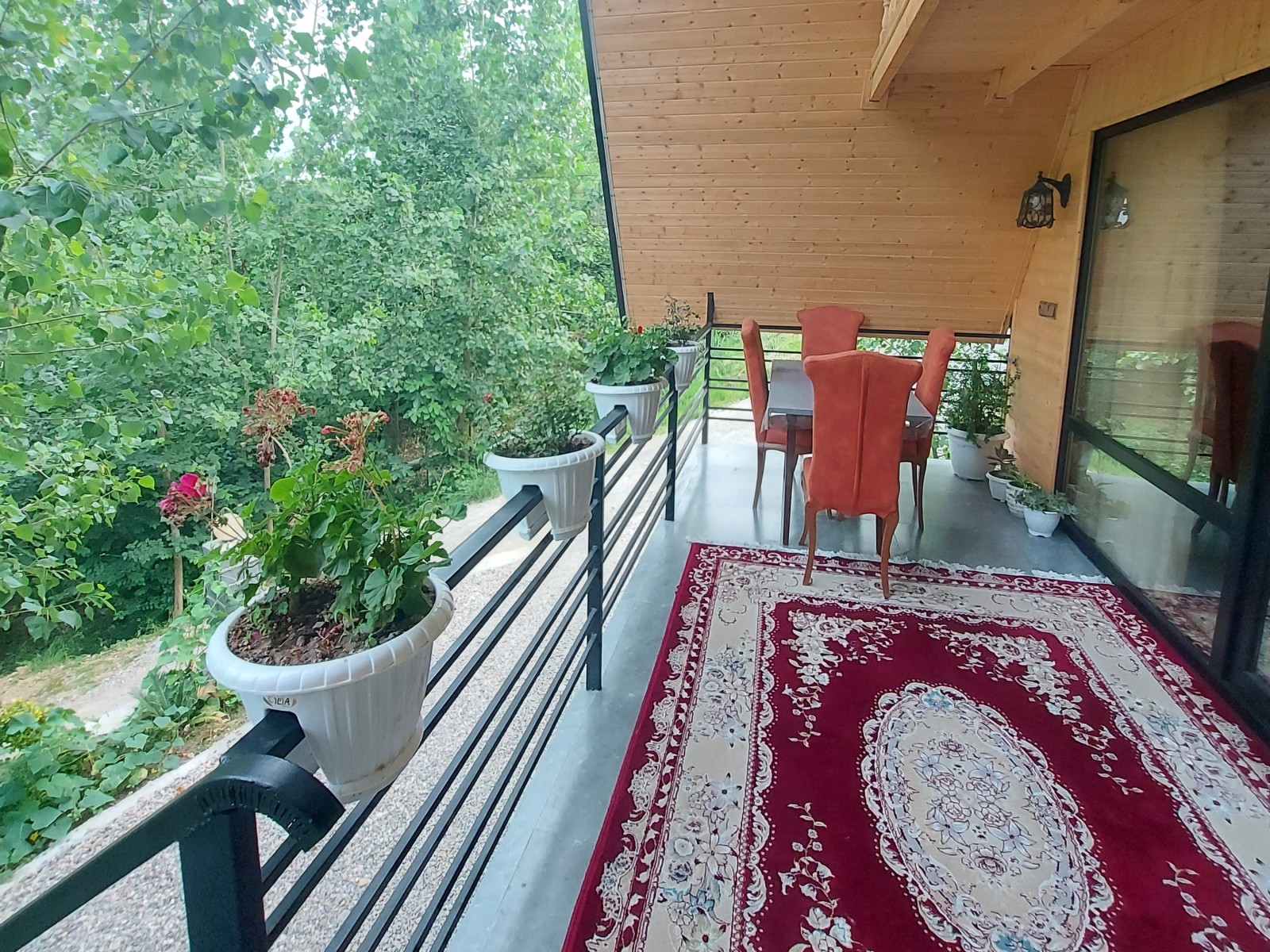 نمای بیرونی ساختمان