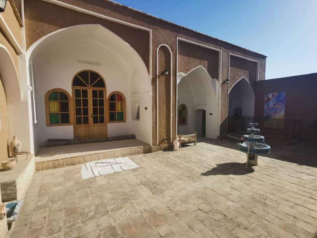 حیاط