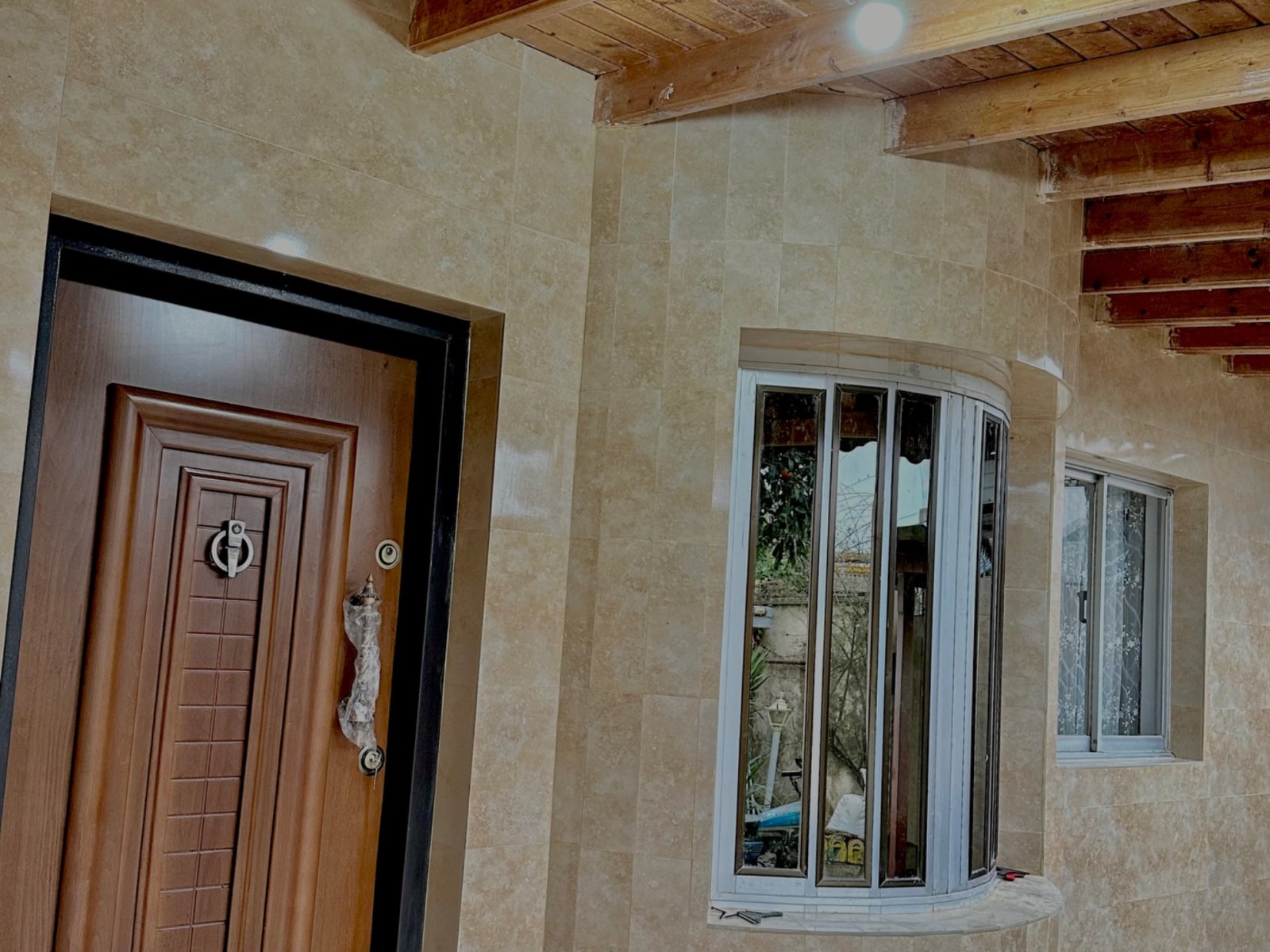 نمای بیرونی ساختمان