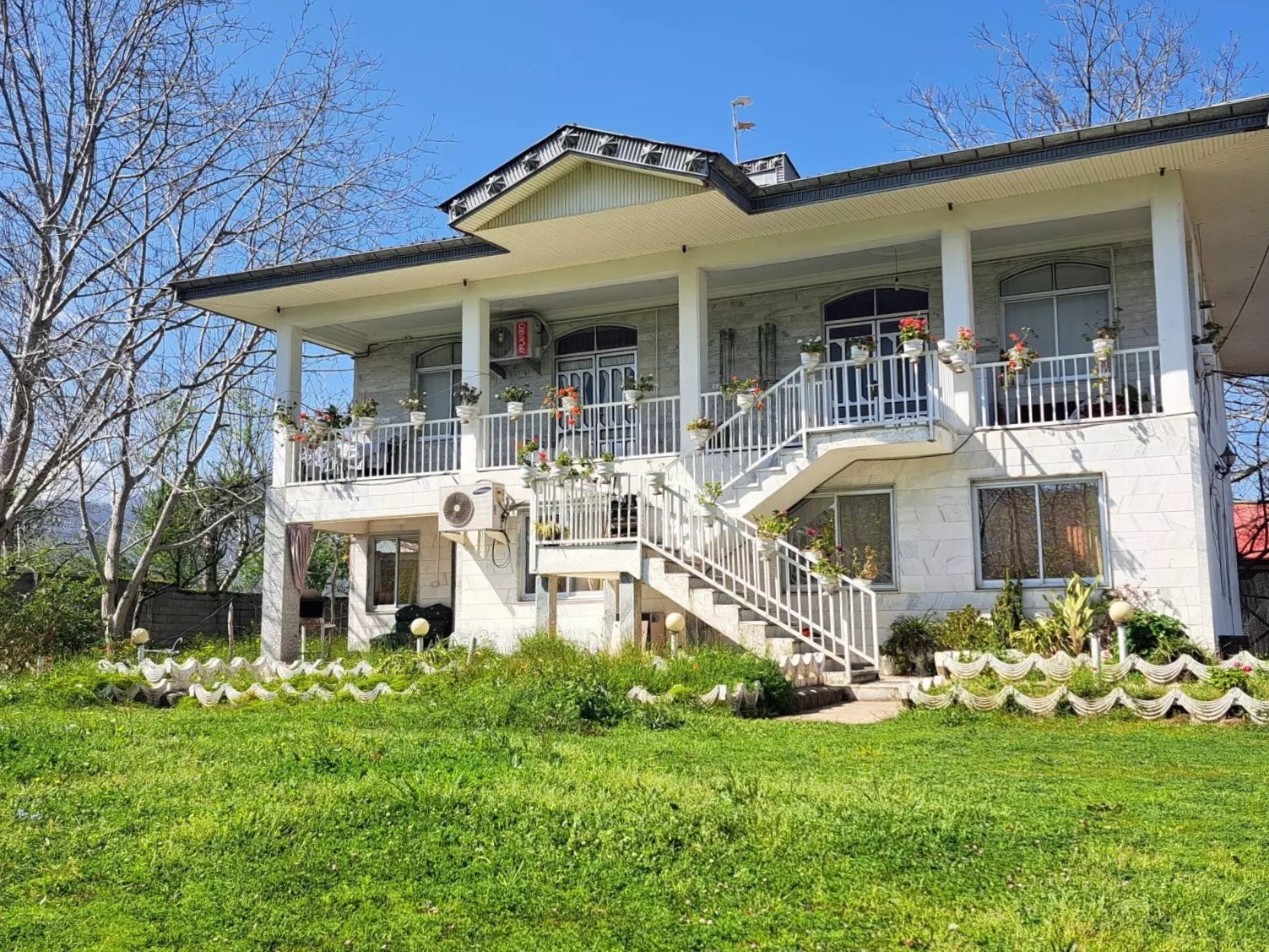 نمای بیرونی ساختمان