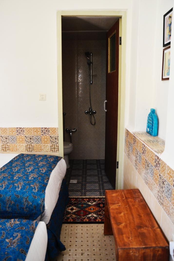 داخل "اتاق شماره 2"