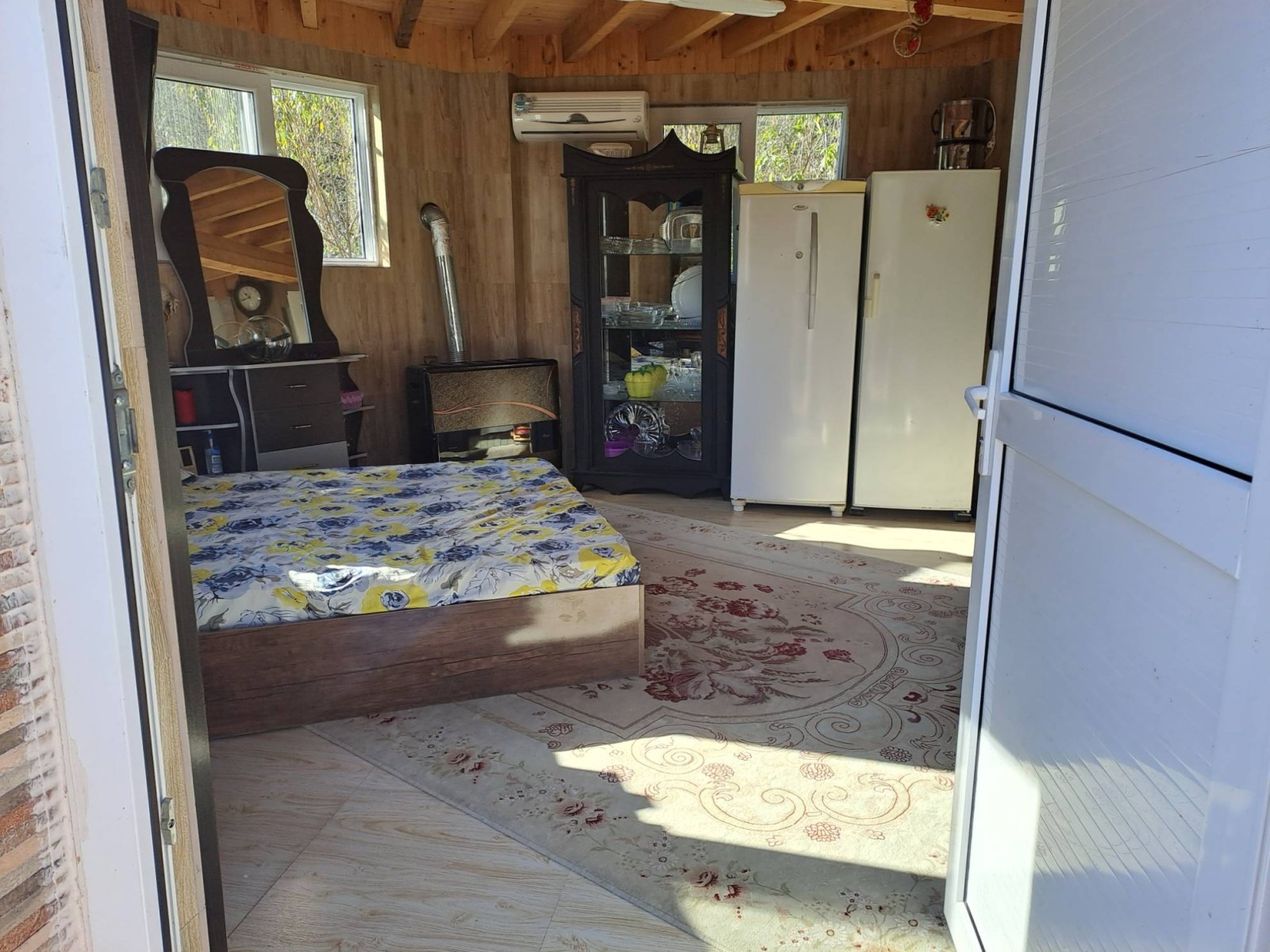 سالن طبقه همکف سالن طبقه همکف