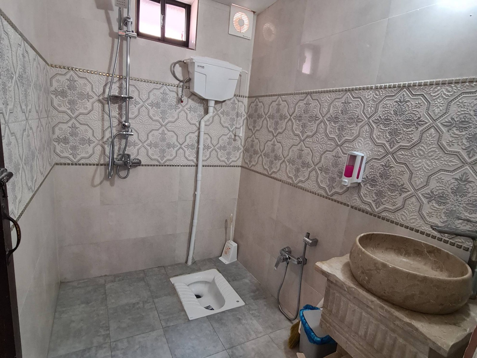 سرویس بهداشتی و حمام