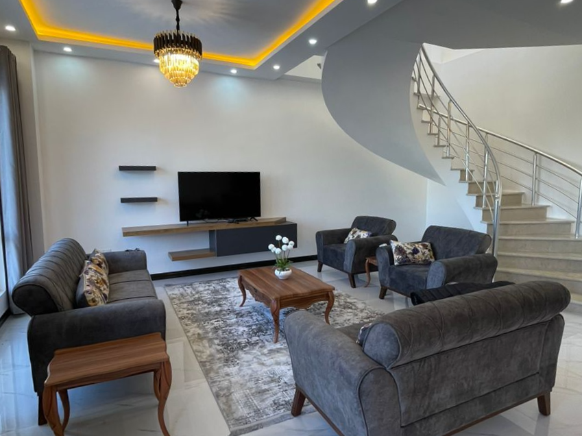 اتاق پذیرایی طبقه همکف