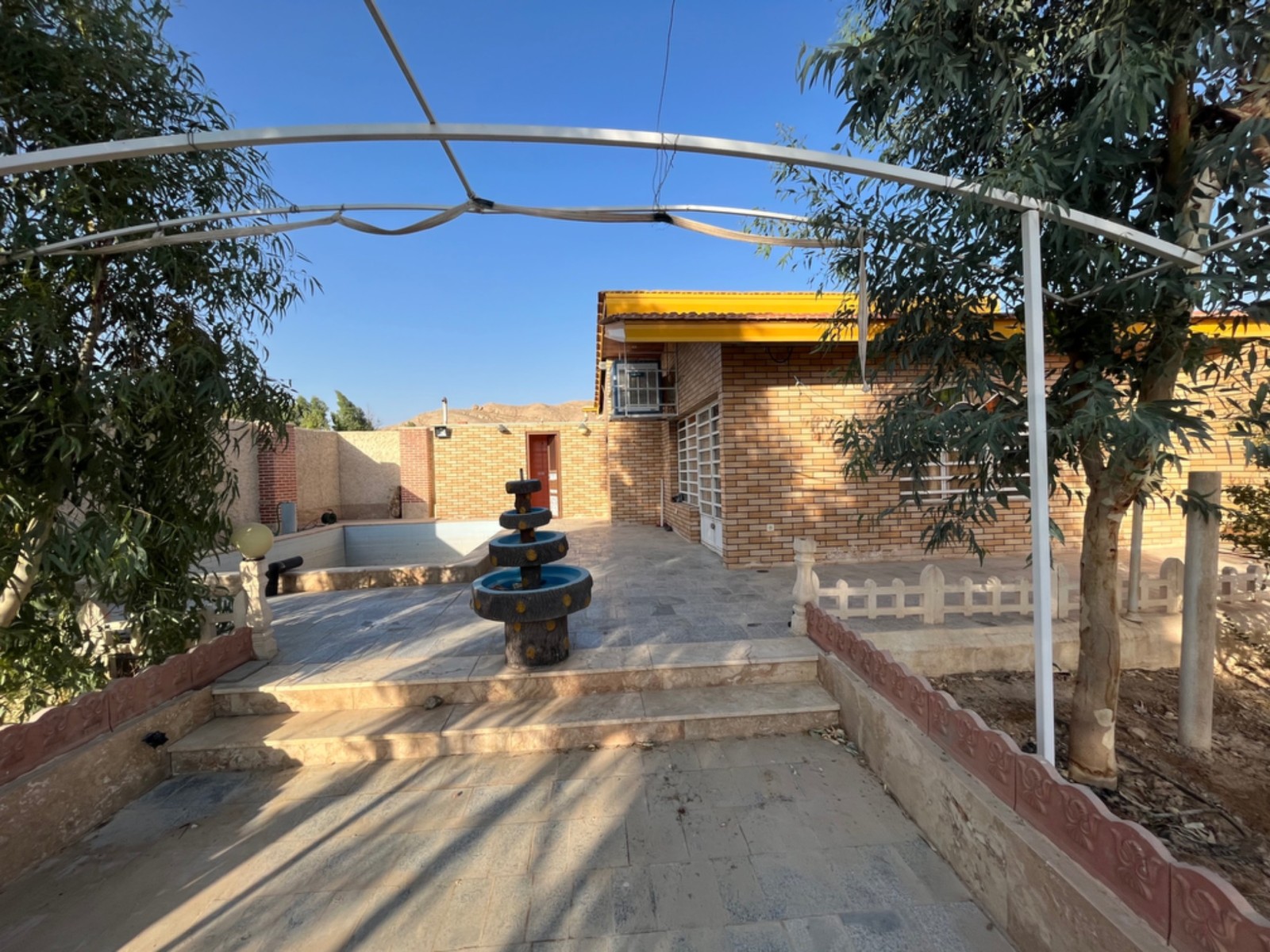 نمای بیرونی ساختمان نمای بیرونی ساختمان