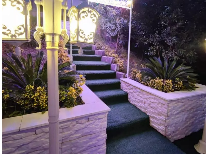 ورودی اقامتگاه