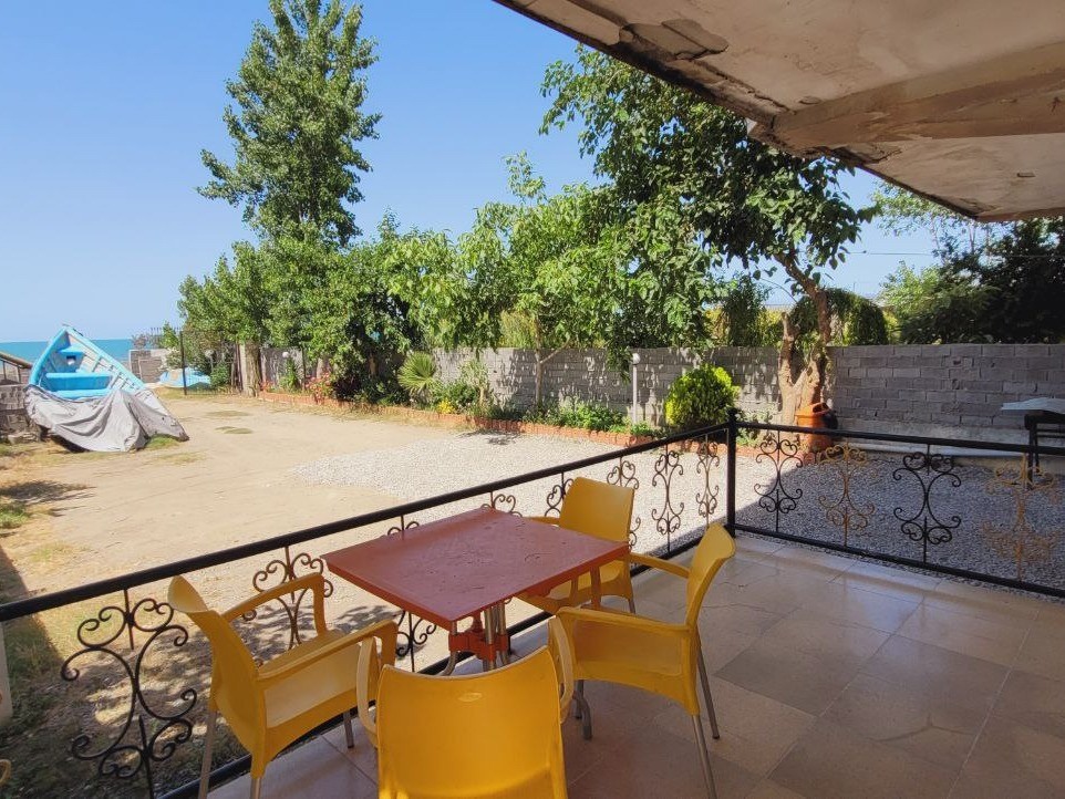 تراس رو به دریا