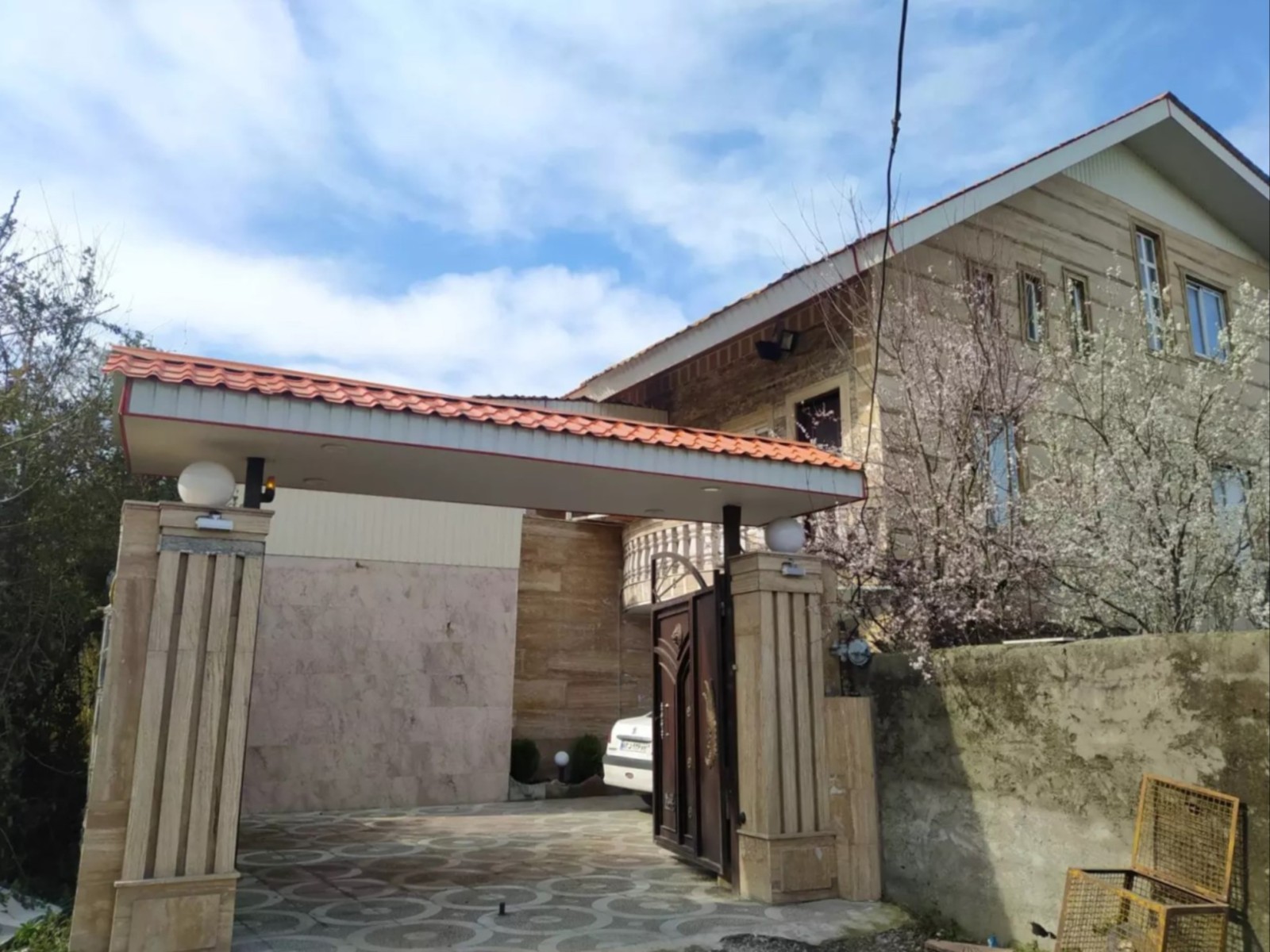 نمای بیرونی ساختمان