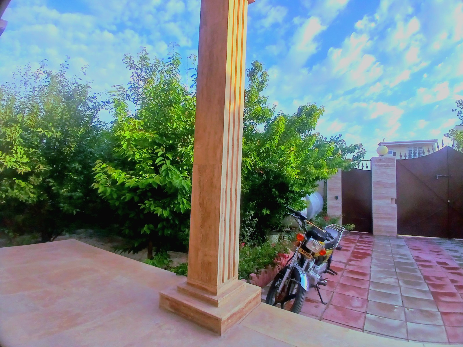 حیاط حیاط