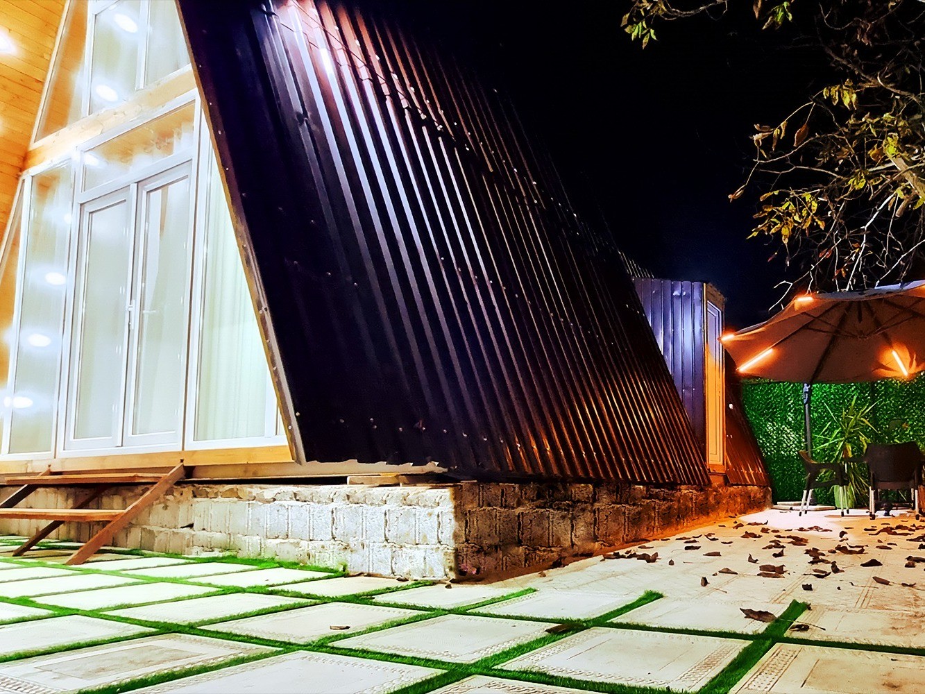 نمای بیرونی ساختمان