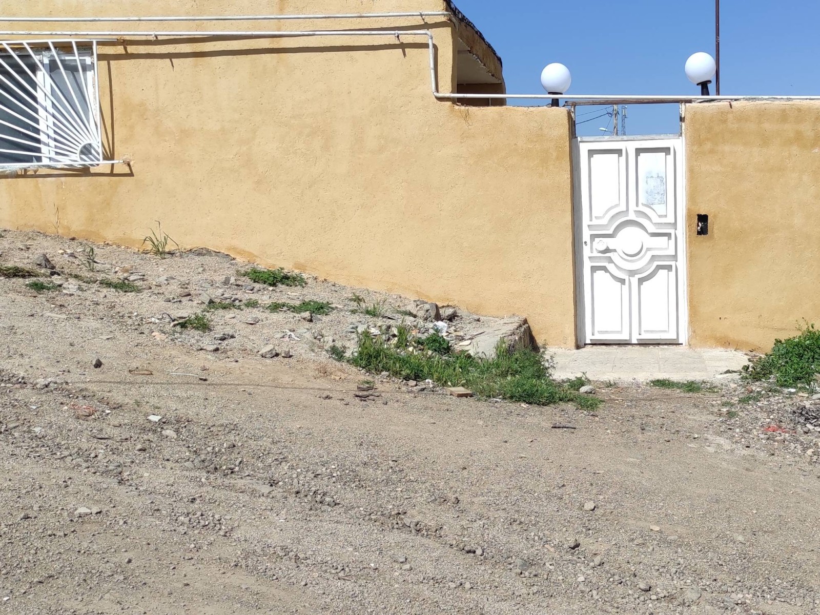 نمای بیرونی ساختمان