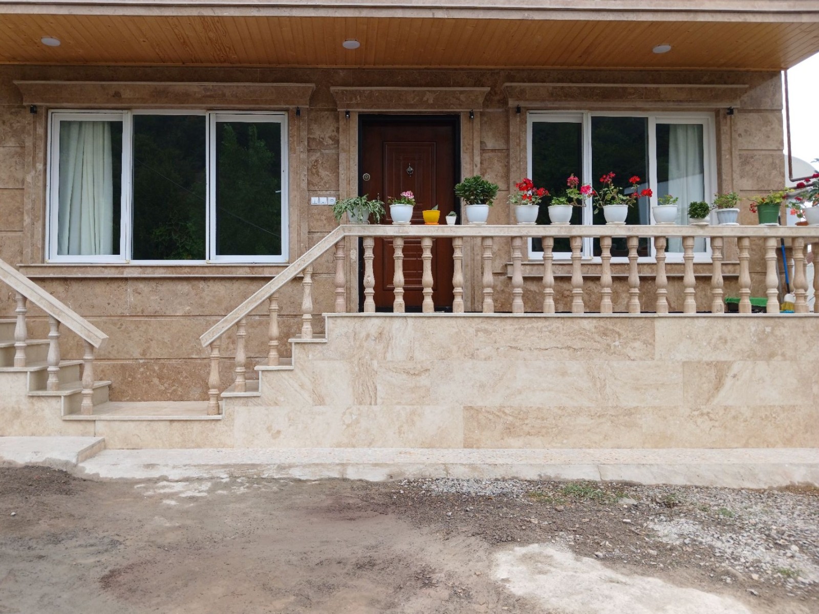 نمای بیرونی ساختمان