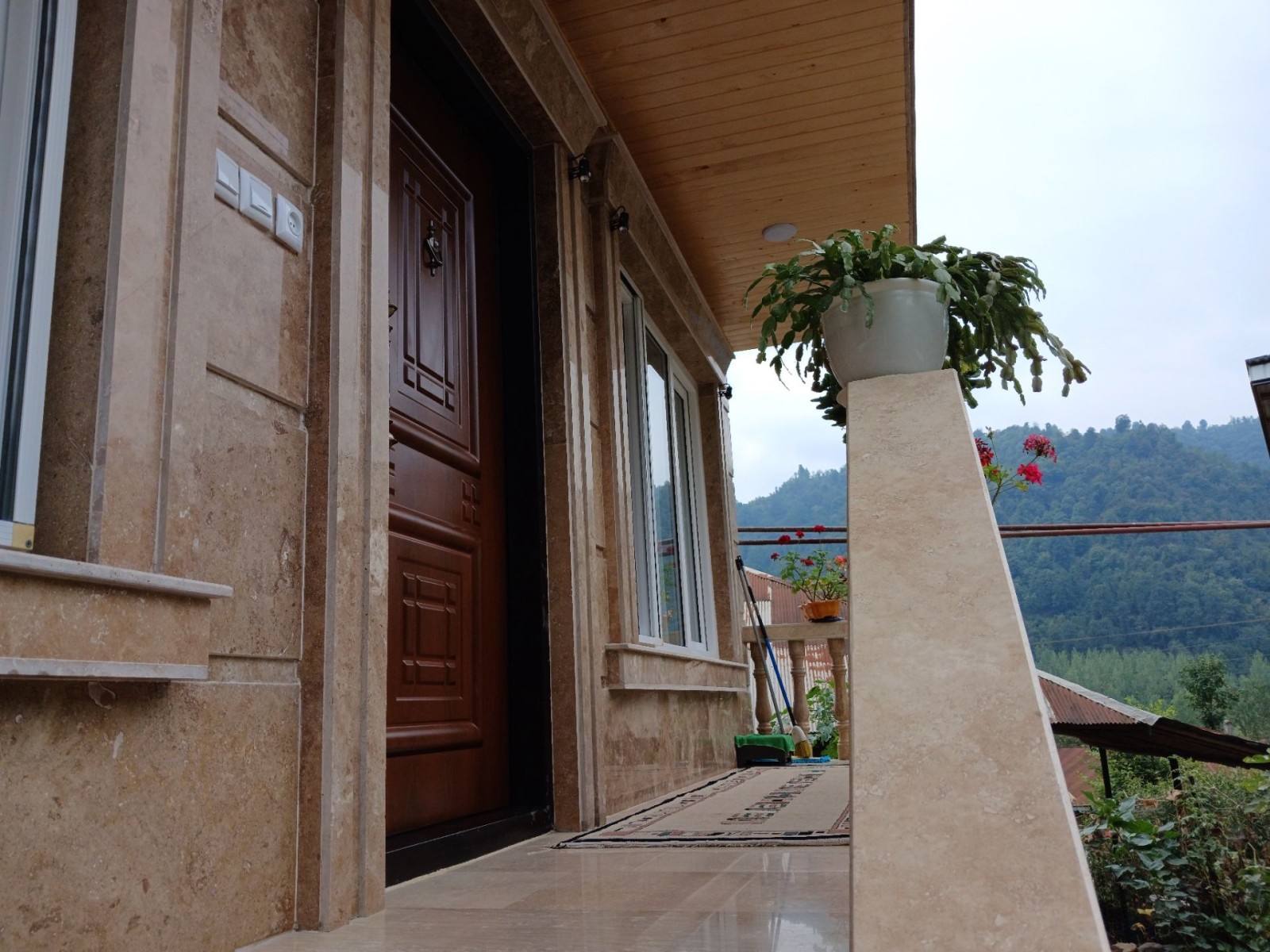 نمای بیرونی ساختمان