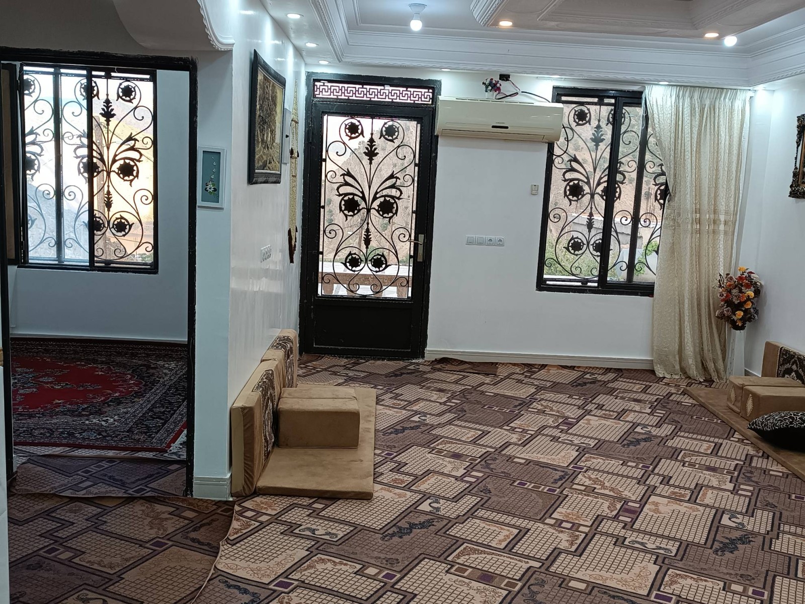 پذیرایی و اتاق خواب