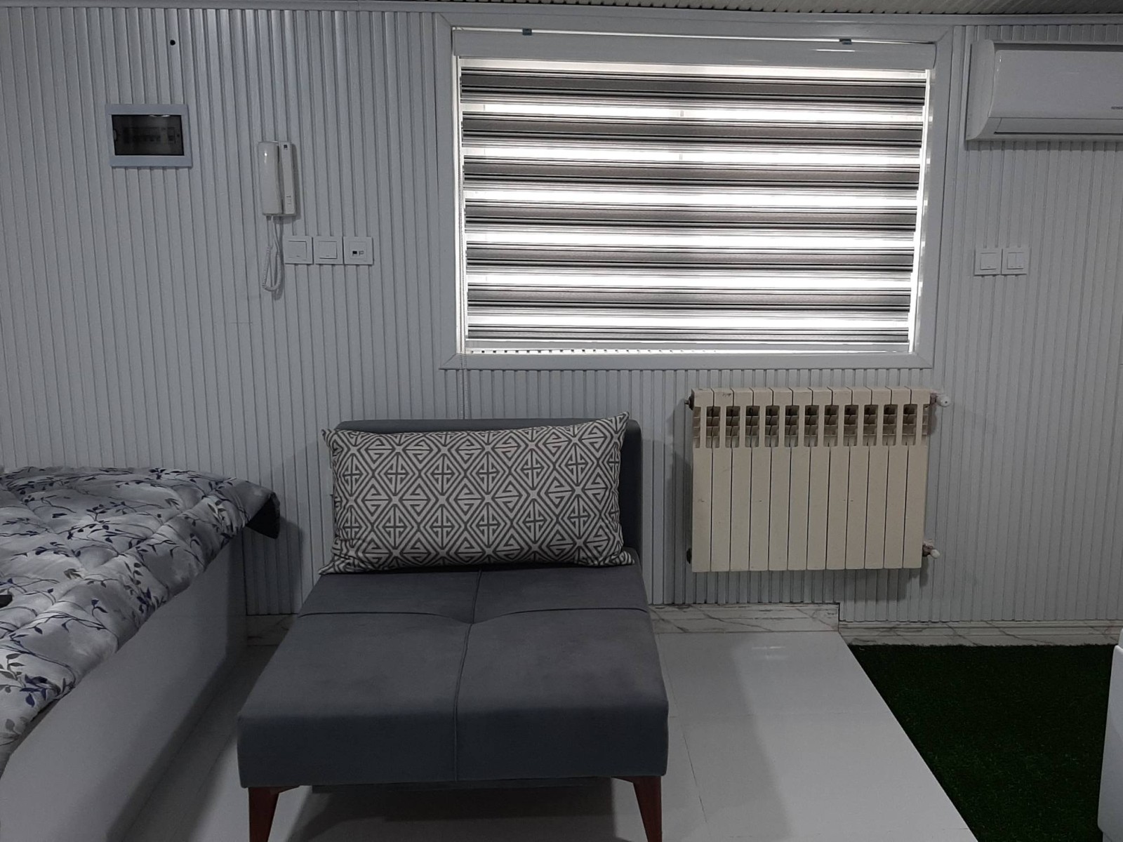 اتاق پذیرایی یک نفره+یک پتوی دونفره نرم