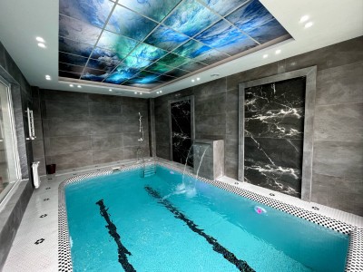 عمارت استخردار ابر سفید در منطقه آزاد انزلی