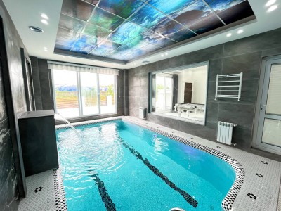 عمارت استخردار ابر سفید در منطقه آزاد انزلی