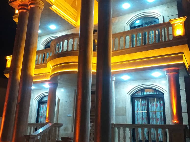 نمای بیرونی ساختمان