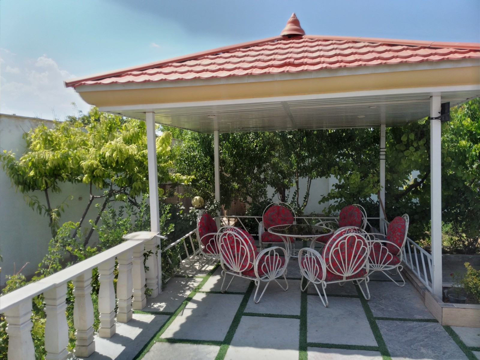 نمای بیرونی ساختمان