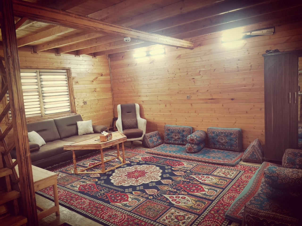 اتاق پذیرایی همکف