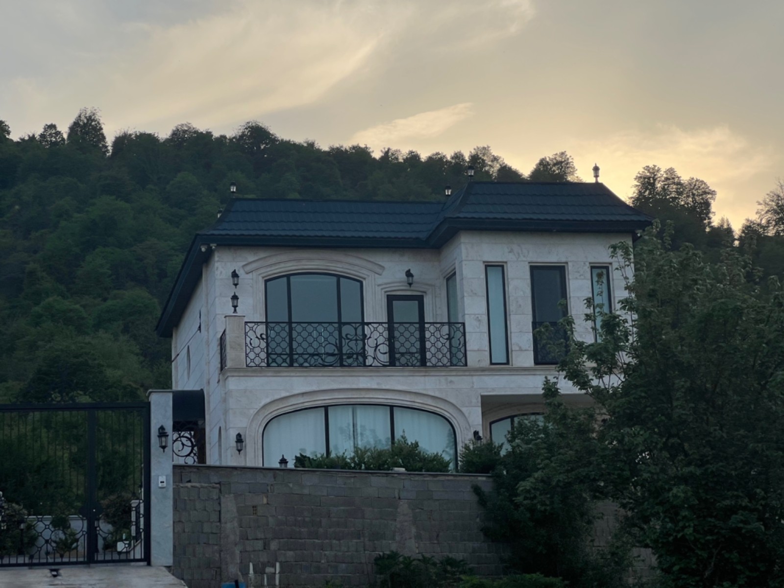 نمای بیرونی ساختمان
