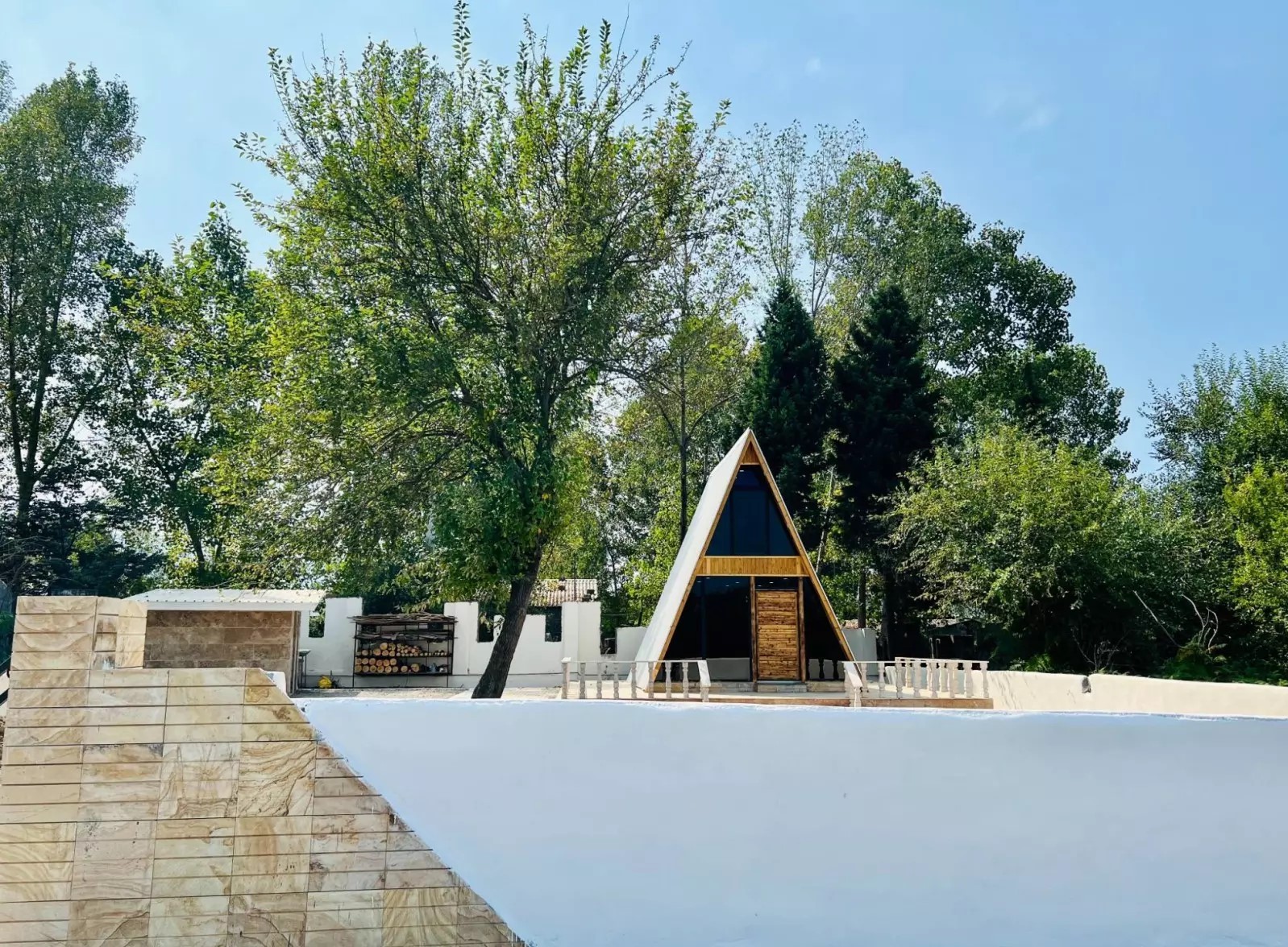نمای بیرونی ساختمان